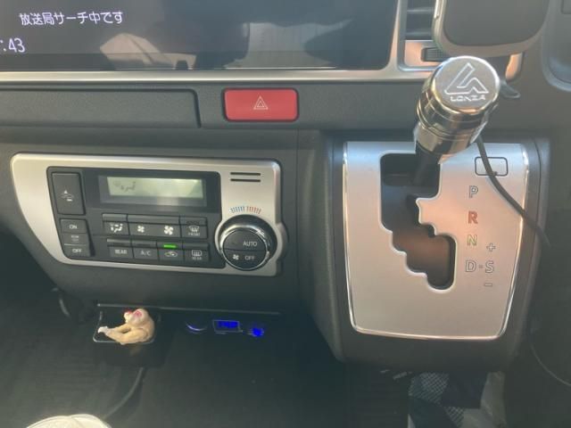 TOYOTA HIACE WAGON 4WD 2021 Image 31