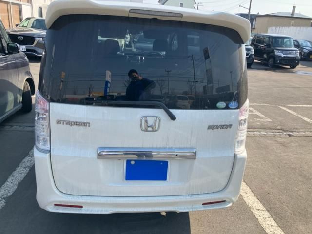 HONDA STEPWAGON SPADA 2010 Image 31