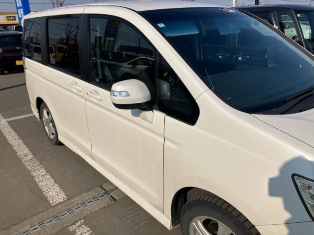 HONDA STEPWAGON SPADA 2010 Image 31