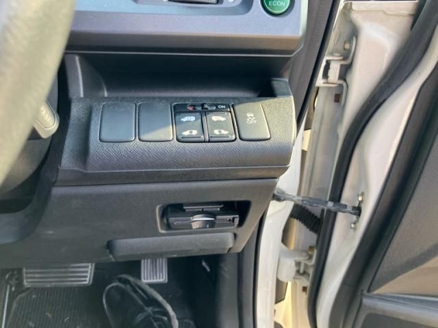 HONDA STEPWAGON SPADA 2010 Image 31