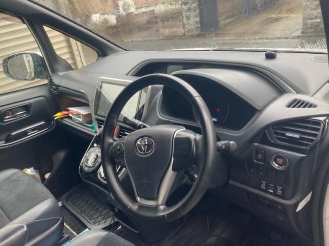 TOYOTA VOXY 2021 Image 31