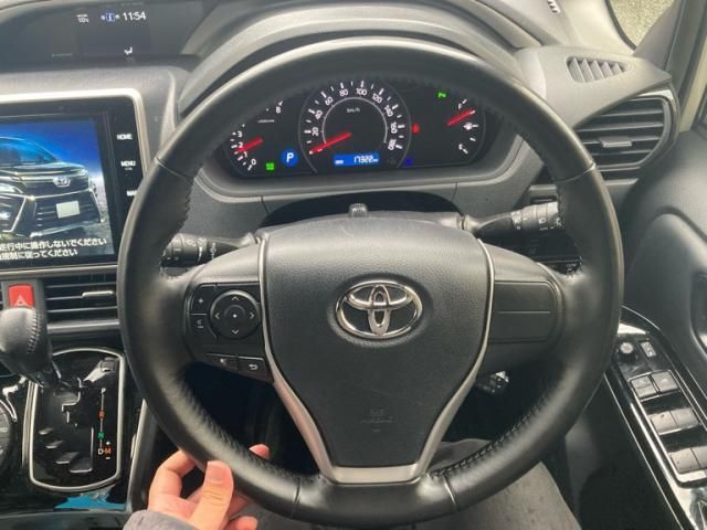 TOYOTA VOXY 2021 Image 31