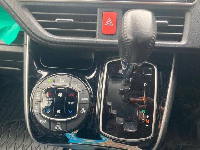 TOYOTA VOXY 2021 Image 31