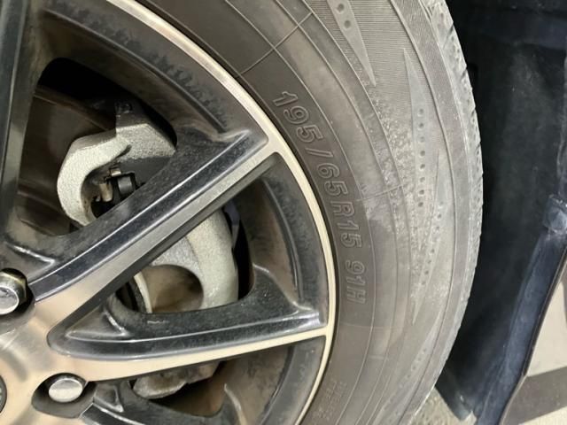 TOYOTA NOAH HYBRID 2015 Image 31