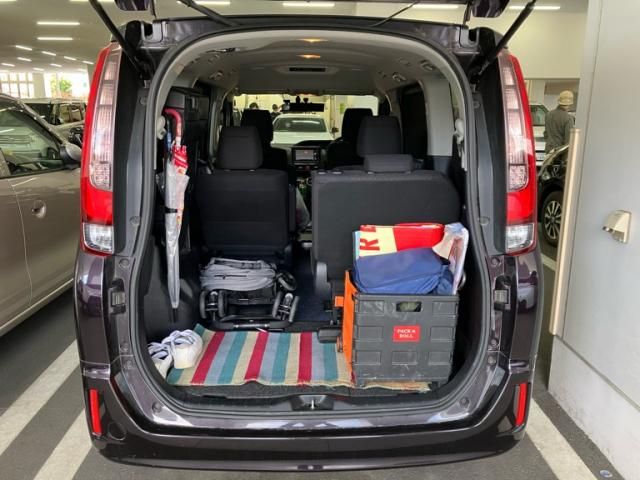 TOYOTA NOAH HYBRID 2015 Image 31