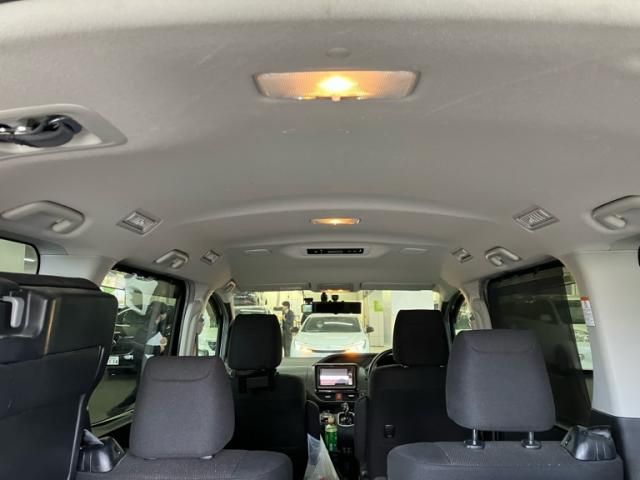 TOYOTA NOAH HYBRID 2015 Image 31