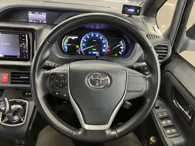 TOYOTA NOAH HYBRID 2015 Image 31