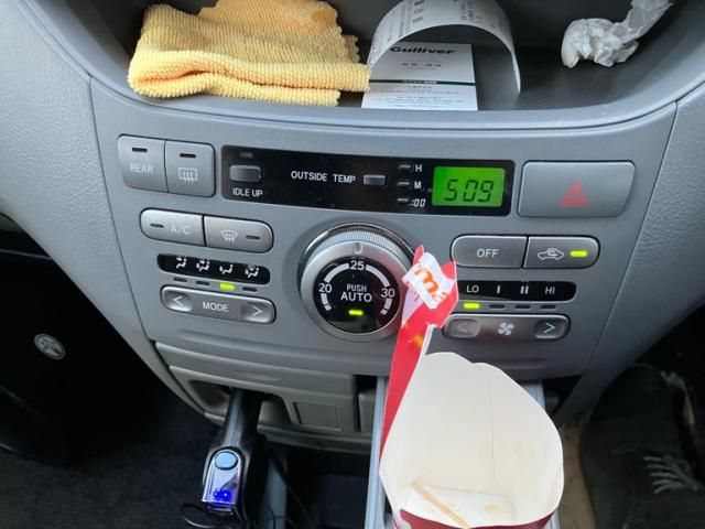 TOYOTA VOXY 4WD 2006 Image 31