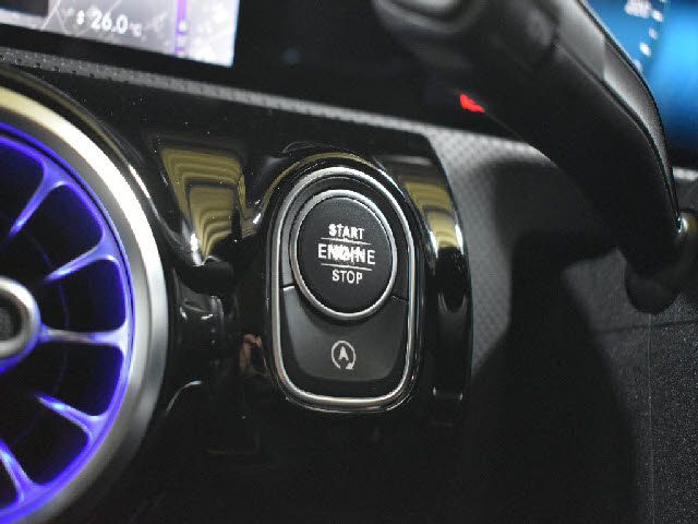 MERCEDES BENZ A CLAS 2019 Image 31