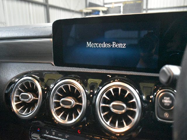 MERCEDES BENZ A CLAS 2019 Image 31