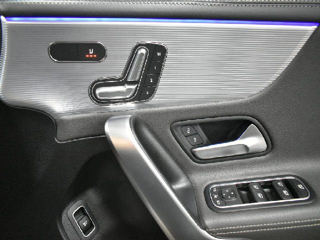 MERCEDES BENZ A CLAS 2019 Image 31