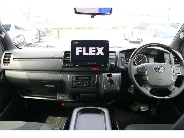 TOYOTA HIACE VAN 4WD 2026 Image 31