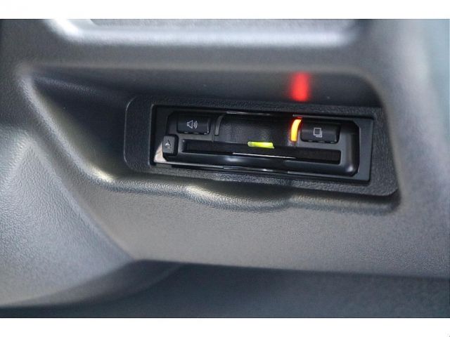 TOYOTA HIACE VAN 4WD 2026 Image 31