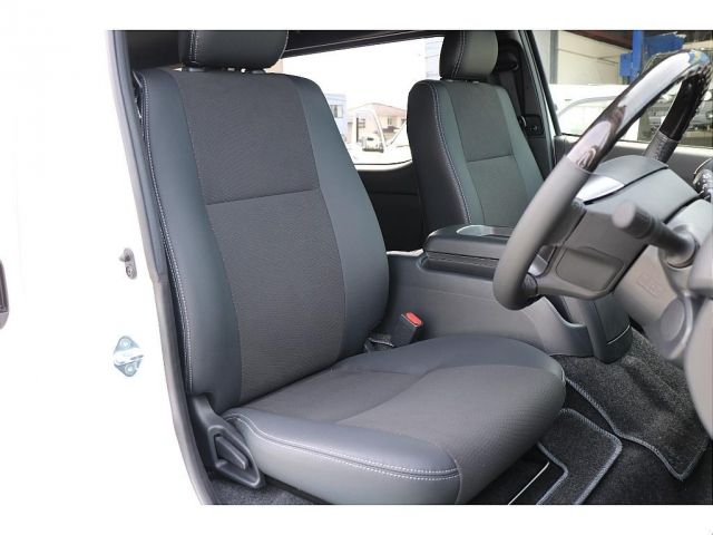 TOYOTA HIACE VAN 4WD 2026 Image 31