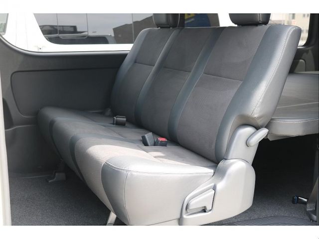 TOYOTA HIACE VAN 4WD 2026 Image 31