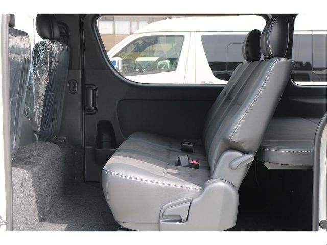 TOYOTA HIACE VAN 4WD 2026 Image 31