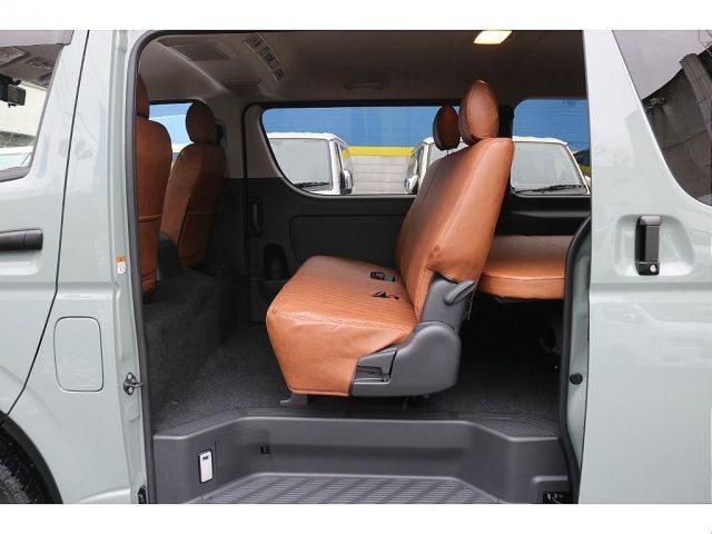 TOYOTA HIACE VAN 4WD 2026 Image 31
