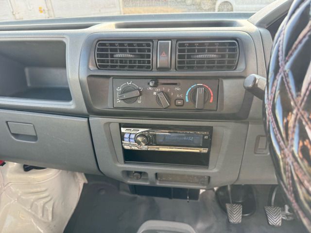 NISSAN CLIPPER TRUCK 2004 Image 31