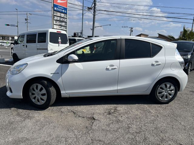 TOYOTA AQUA 2014 Image 31