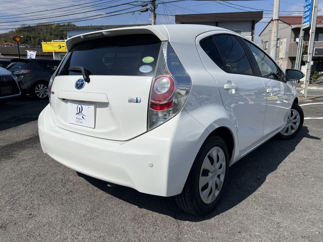 TOYOTA AQUA 2014 Image 31