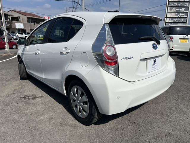 TOYOTA AQUA 2014 Image 31