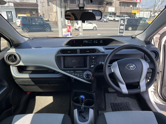 TOYOTA AQUA 2014 Image 31