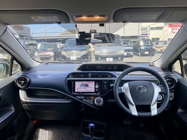 TOYOTA AQUA 2015 Image 31