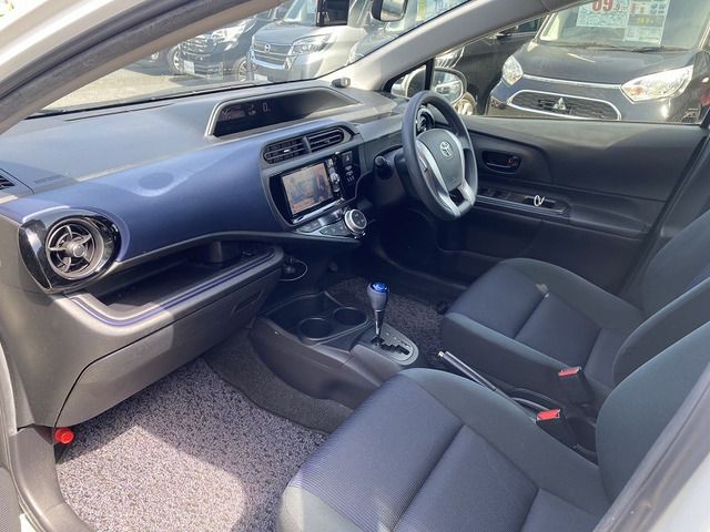 TOYOTA AQUA 2015 Image 31