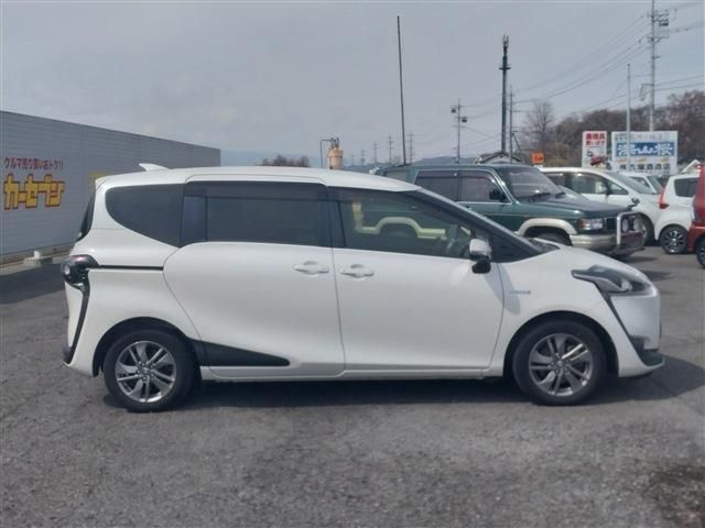 TOYOTA SIENTA HYBRID 2017 Image 31