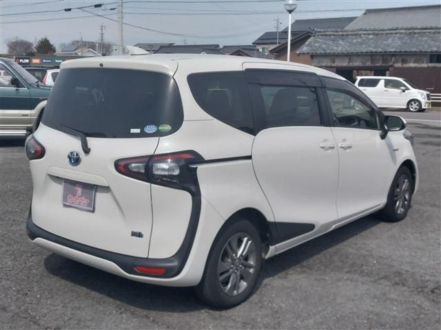 TOYOTA SIENTA HYBRID 2017 Image 31