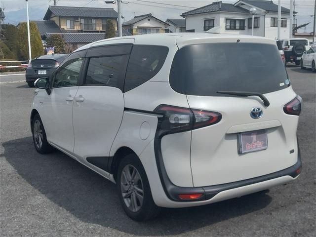 TOYOTA SIENTA HYBRID 2017 Image 31