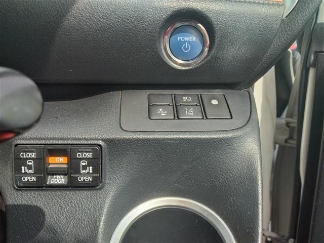 TOYOTA SIENTA HYBRID 2017 Image 31