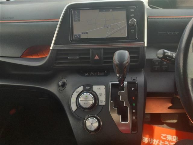 TOYOTA SIENTA HYBRID 2017 Image 31