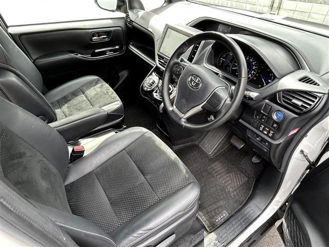 TOYOTA VOXY HYBRID 2021 Image 31