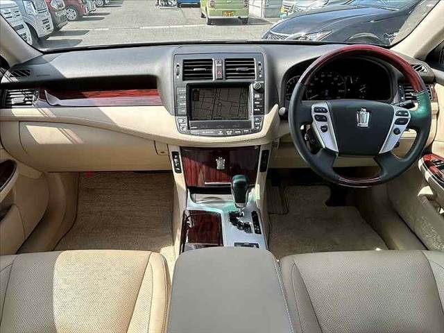 TOYOTA CROWN SEDAN 2010 Image 31