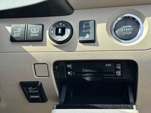 TOYOTA CROWN SEDAN 2010 Image 31