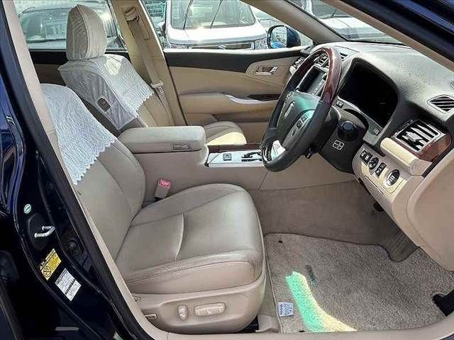 TOYOTA CROWN SEDAN 2010 Image 31