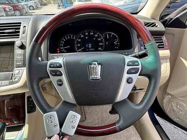 TOYOTA CROWN SEDAN 2010 Image 31