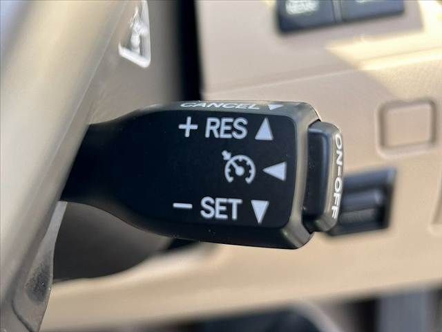 TOYOTA CROWN SEDAN 2010 Image 31