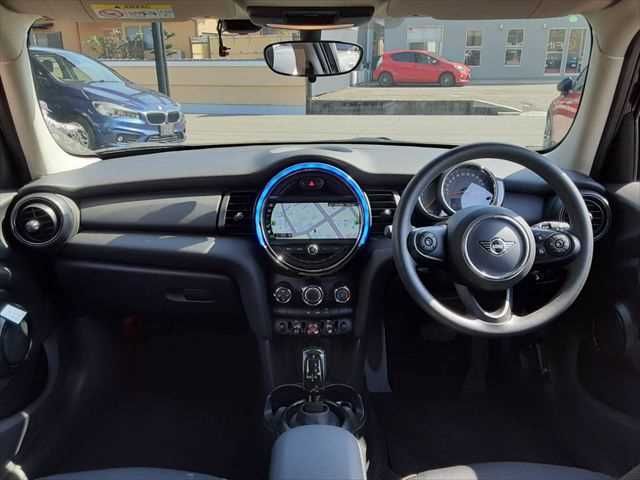 BMW MINI ONE 5DOOR 2019 Image 31