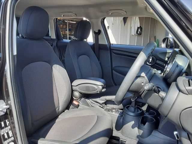 BMW MINI ONE 5DOOR 2019 Image 31