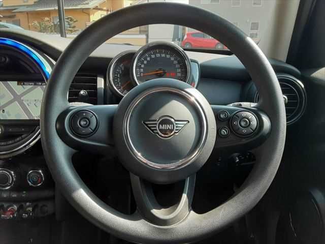 BMW MINI ONE 5DOOR 2019 Image 31