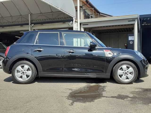 BMW MINI ONE 5DOOR 2019 Image 31