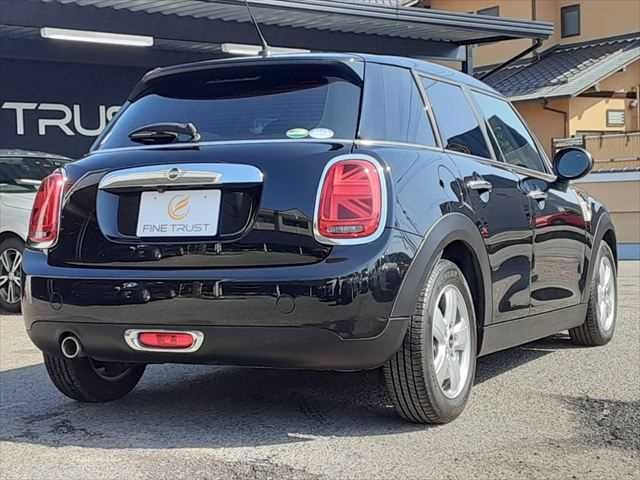 BMW MINI ONE 5DOOR 2019 Image 31