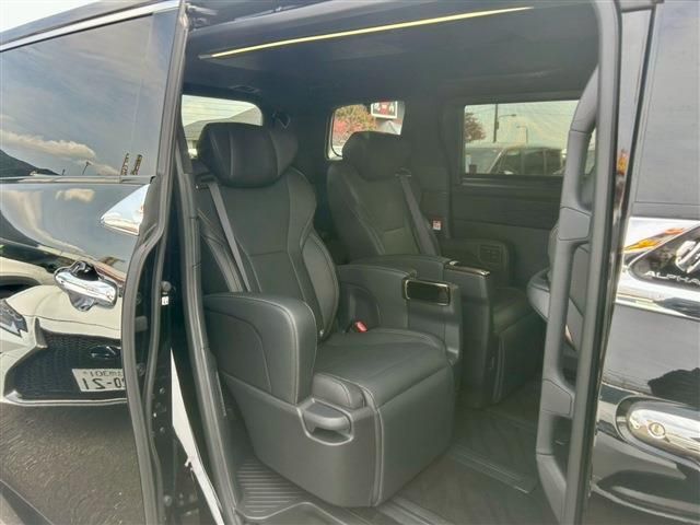 TOYOTA ALPHARD HYBRID 2025 Image 31