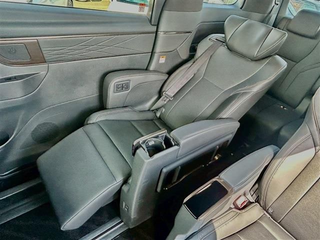 TOYOTA ALPHARD HYBRID 2025 Image 31