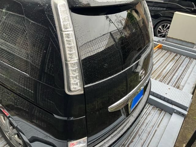 TOYOTA ISIS 2013 Image 31