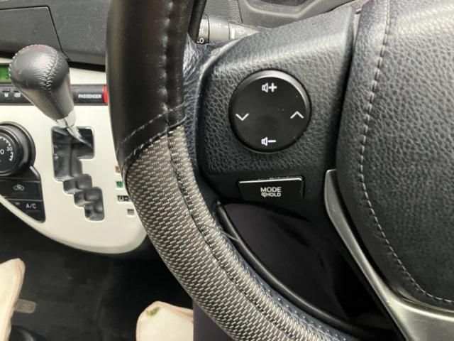 TOYOTA ISIS 2013 Image 31