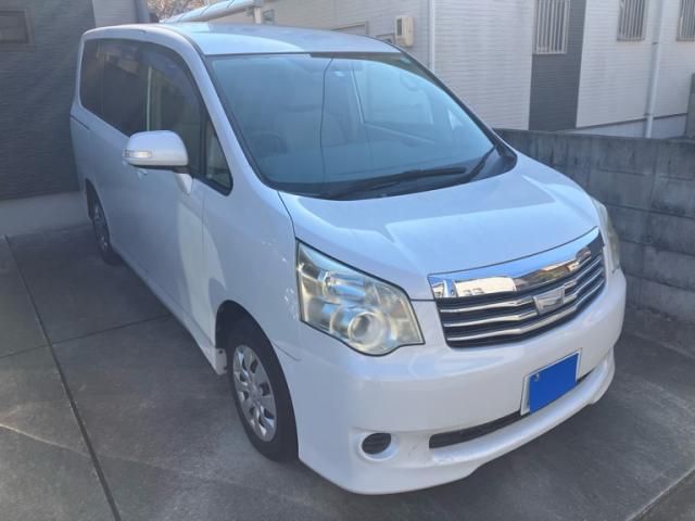 TOYOTA NOAH 2013 Image 31