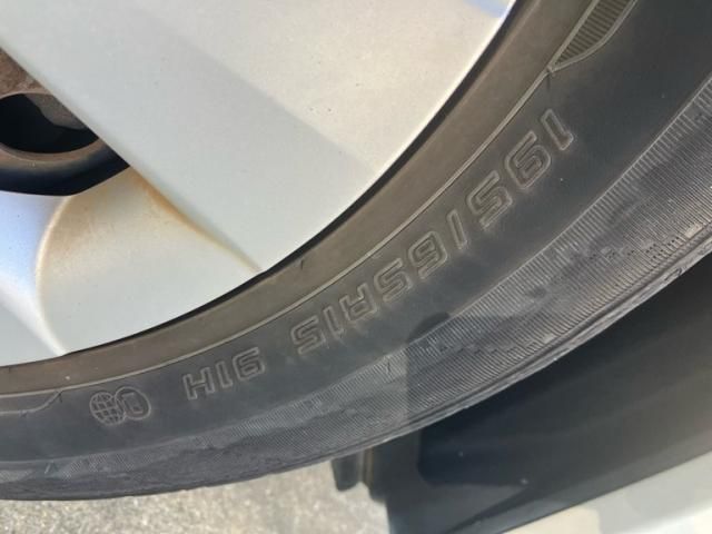 TOYOTA NOAH 2013 Image 31